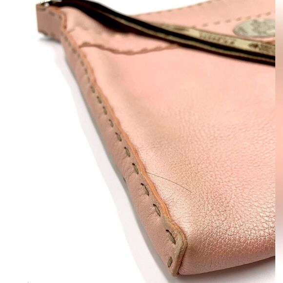Auth Fendi Pebble Grain Leather Light Pink Messenger Bag Fendi Crossbody Strap - Picture 2 of 11
